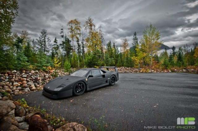 Ferrari F40 fully wrapped in 3M DI-NOC carbon fiber vinyl