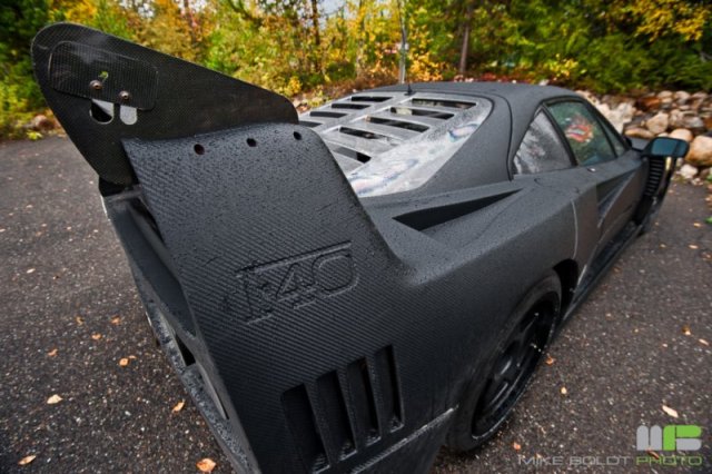 Ferrari F40 fully wrapped in 3M DI-NOC carbon fiber vinyl