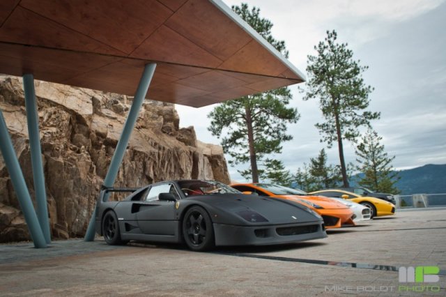 Ferrari F40 fully wrapped in 3M DI-NOC carbon fiber vinyl